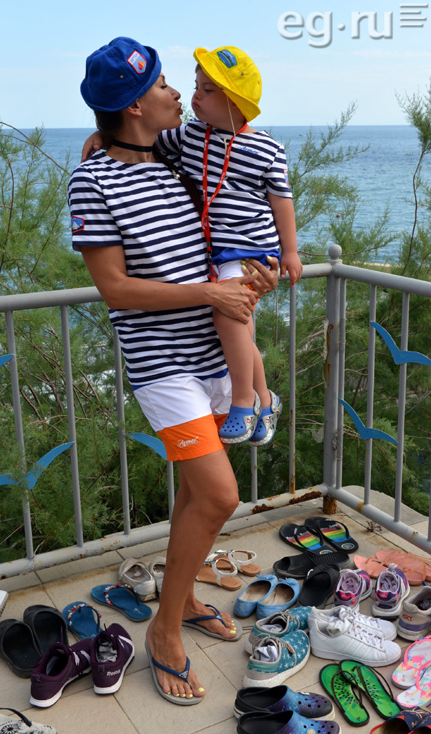 ЭВЕЛИНА БЛЁДАНС С СЫНОМ СЕМЁНОМ