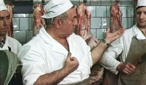 Кадр из фильма «Блондинка за углом»