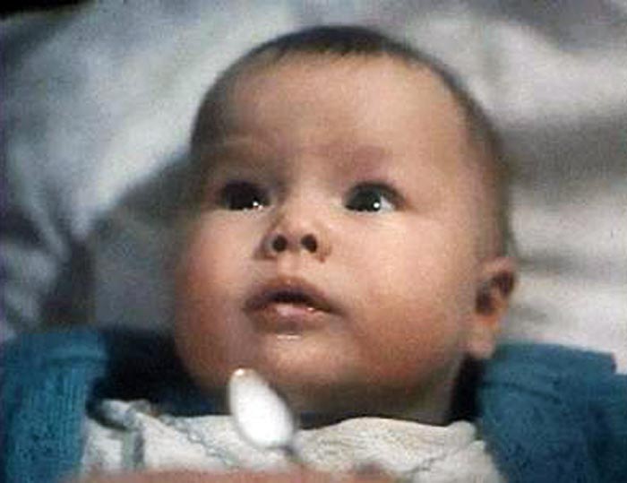 «Милый, дорогой, любимый, единственный…», 1984 год. Даше Мороз несколько месяцев. Она сыграла украденного мальчика Герочку. Кадр из фильма