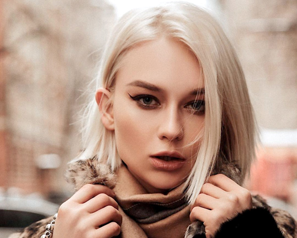 Лена Ушакова