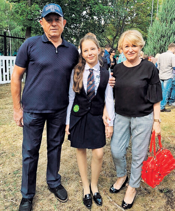 12-летняя Вера будет жить с родителями мамы