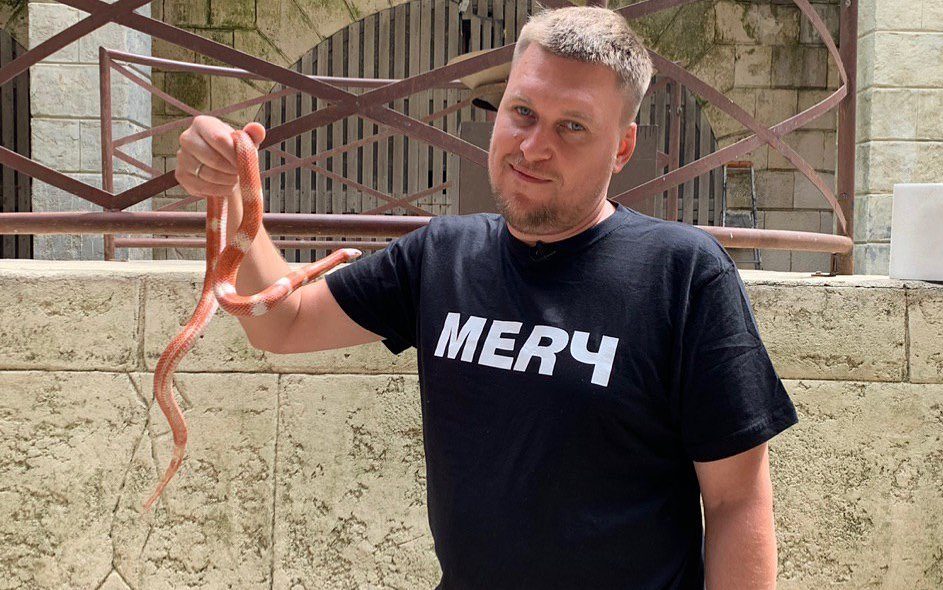 Александр Незлобин