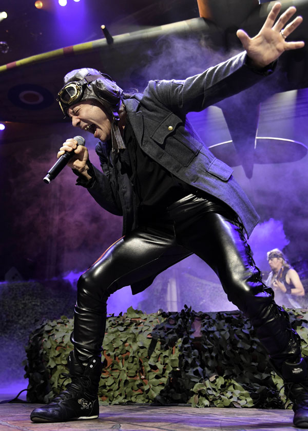 Дикинсон пришёл в Iron Maiden на место пьянчуги и наркомана Ди Анно
