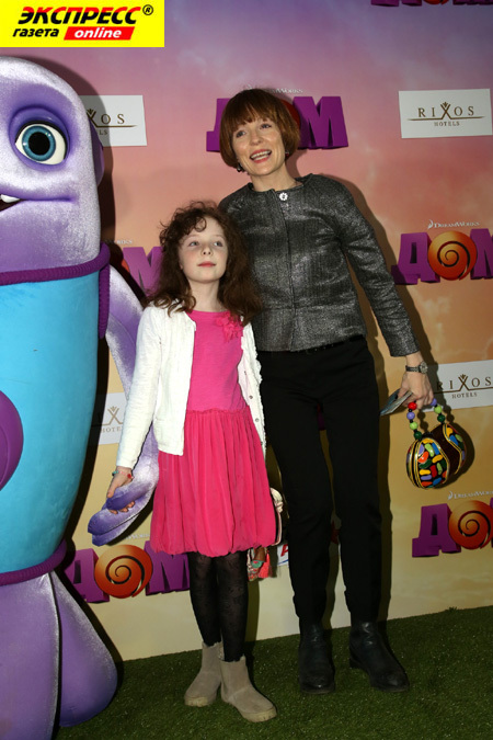 КСЕНИЯ КУТЕПОВА С ДОЧЕРЬЮ
