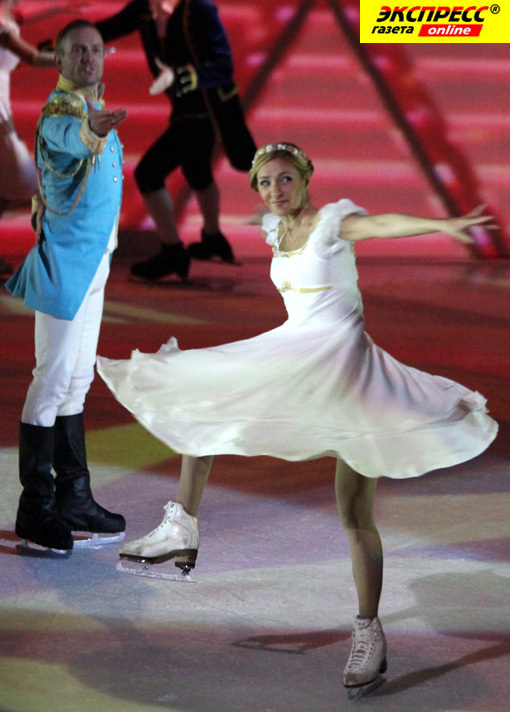 РОМАН КОСТОМАРОВ, ТАТЬЯНА НАВКА