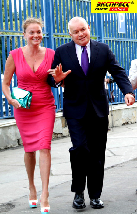 ДМИТРИЙ КИСИЛЁВ  С ЖЕНОЙ