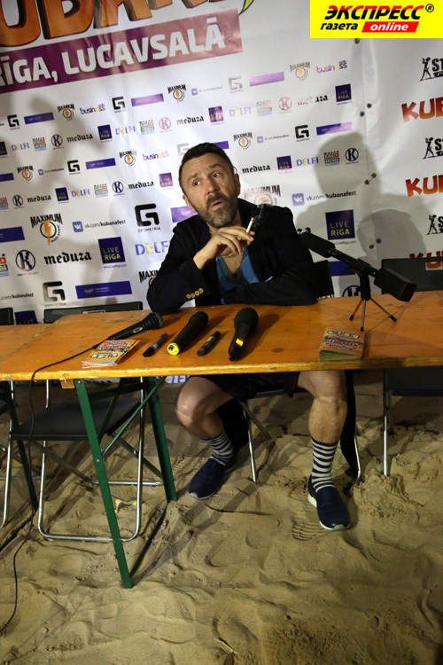 СЕРГЕЙ ШНУРОВ («ЛЕНИНГРАД»)