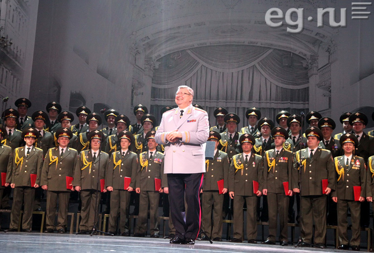 ВИКТОР ЕЛИСЕЕВ И ХОР ВВ МВД РОССИИ