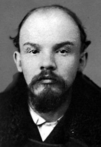 Его степенная бородка очень нравилась дамам