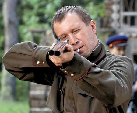 Во время съёмок МИРОНОВ научился метко стрелять