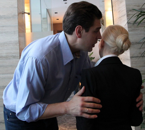 Сцену, когда героиня Елены входит в кабинет к начальнику, сняли с десятого дубля