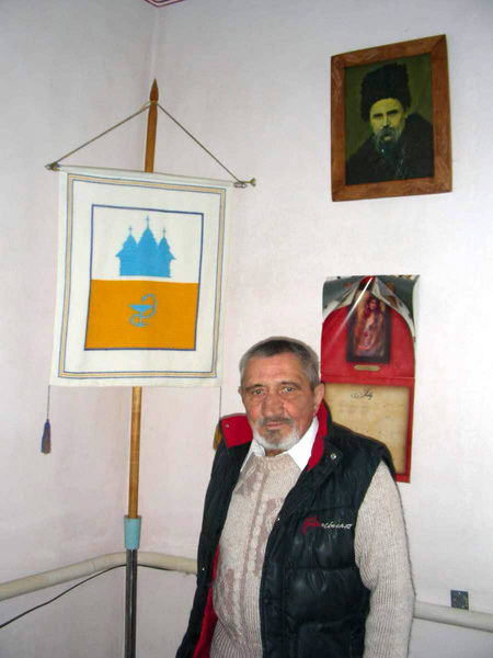 В сельсовете – рядом с флагом села Черче