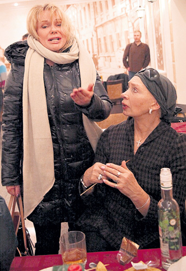 Ирина ЦЫВИНА жалуется на горькую женскую долю Татьяне ВАСИЛЬЕВОЙ