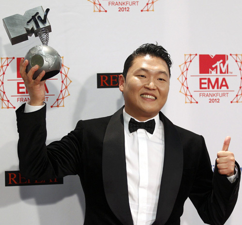 Лучшим видео года признан ролик южнокорейца Psy =Gangnam Style=