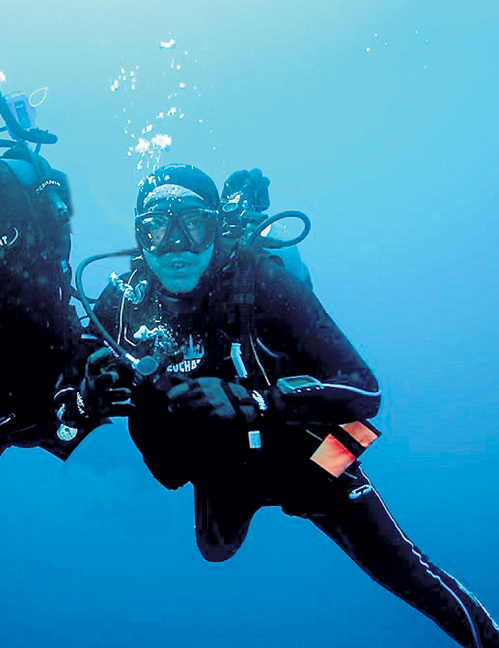 Опытный дайвер МАКАРЕВИЧ без проблем погружается на 65 м. Фото: Fb.com