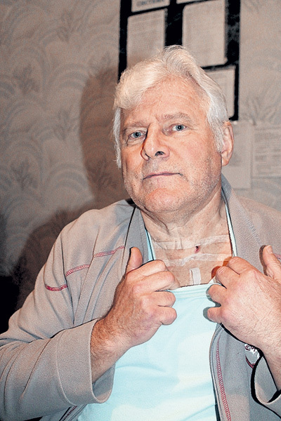 Из шеи Василия ПИХУЛИ врачи пулю извлекли. Вторая застряла у позвоночника, её трогать боятся