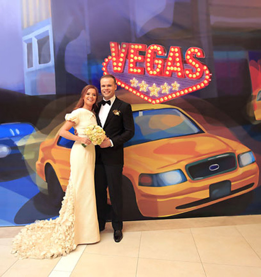 Счастливые молодожёны отпраздновали свадьбу в торговом центре. Фото: «Комсомольская правда»