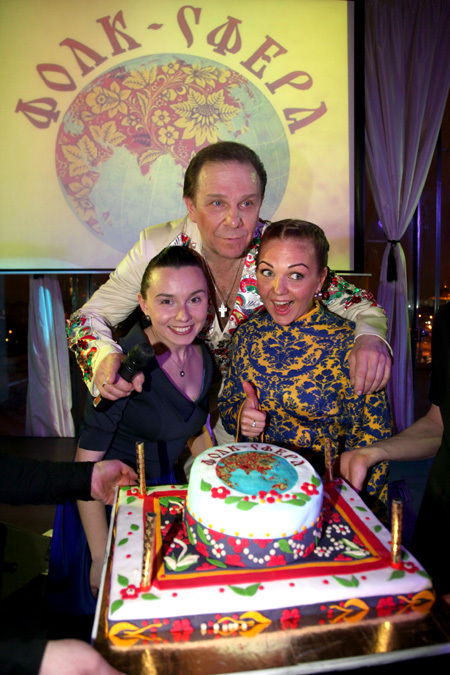 Владимир ДЕВЯТОВ с женой Елизаветой и дочерью Мариной