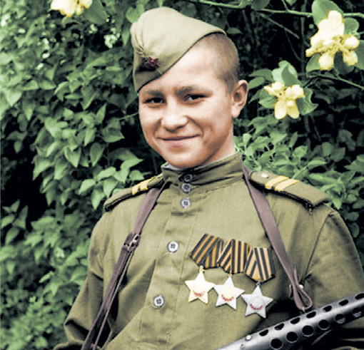 Младший сержант Анатолий ГОЛИКОВ уже в 18 лет был полным кавалером ордена Славы