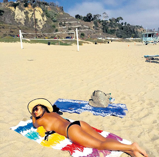 После пляжа в Малибу «шоколадка» Николь станет ещё слаще