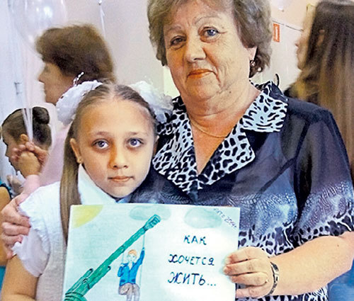 Катя с бабушкой больше никогда не будут просыпаться от выстрелов (Фото Каролины СТРЕЛЬЦОВОЙ/molotro.ru)