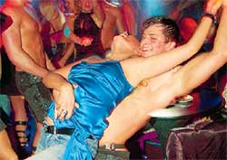 ПОЛНЫЙ ОТПАД: то-то парень рад!