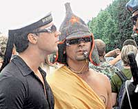 КАЖДЫЙ ХОЧЕТ ЛЮБИТЬ: и солдат, и моряк