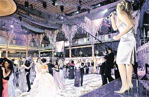 СВАДЬБА АЛСУ: Золушкам на ней места не было, сплошные принцессы