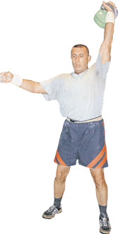 ЕВГЕНИЙ МАКЕЕВ: в колонии не теряет время зря