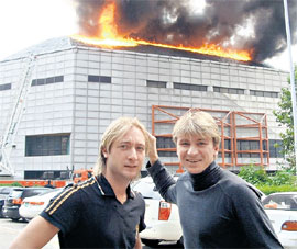 ПЛЮЩЕНКО И ЯГУДИН В СЕУЛЕ: во время пожара им было не до смеха