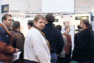 БДИТЕЛЬНЫЙ ПОКУПАТЕЛЬ: даже стоя у кассы, прежде чем отдать свои деньги, подумает, а все ли он сделал так, как советовала «Экспресс газета»