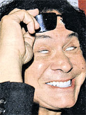 ДЖИН СИММОНС