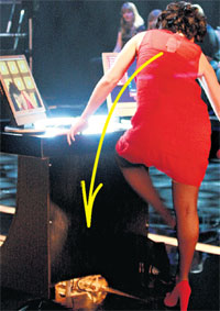 ТИНА С ТЫЛА...