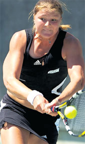 ДИНАРА: любит поиграть мускулами