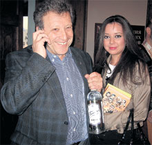 БОРИС ГРАЧЕВСКИЙ И АЛИНА: девушка знает толк в хорошей литературе, а её кавалер - в хорошей выпивке