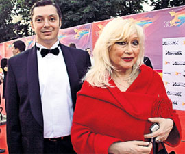 ПАРА: Ирина Мирошниченко впервые показала молодого бойфренда Павла