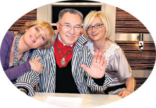 В «Модном приговоре» с «обвинителем» Эвелиной ХРОМЧЕНКО и «мировым судьей» Вячеславом ЗАЙЦЕВЫМ