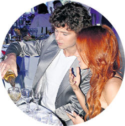 Прохор ШАЛЯПИН и Соня ТАЙХ - единственные узнаваемые гости на свадьбе