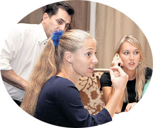 Анна ЧАКВЕТАДЗЕ и Елена ВЕСНИНА переживали за коллегу...