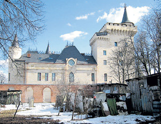 Замок Максима ГАЛКИНА, возведённый силами гастарбайтеров