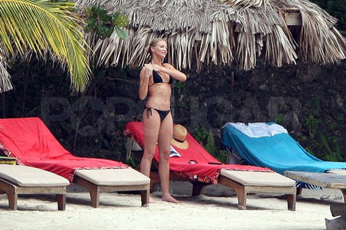 Чтобы не сгореть, актриса щедро мазалась маслом